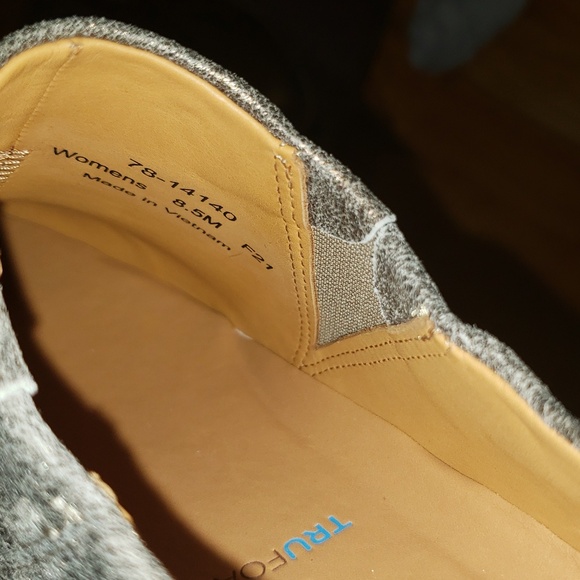 Johnston & Murphy Comfort Metallic Gold/Bronze Shoes 8.5. Fits like an 8 - Picture 9 of 9